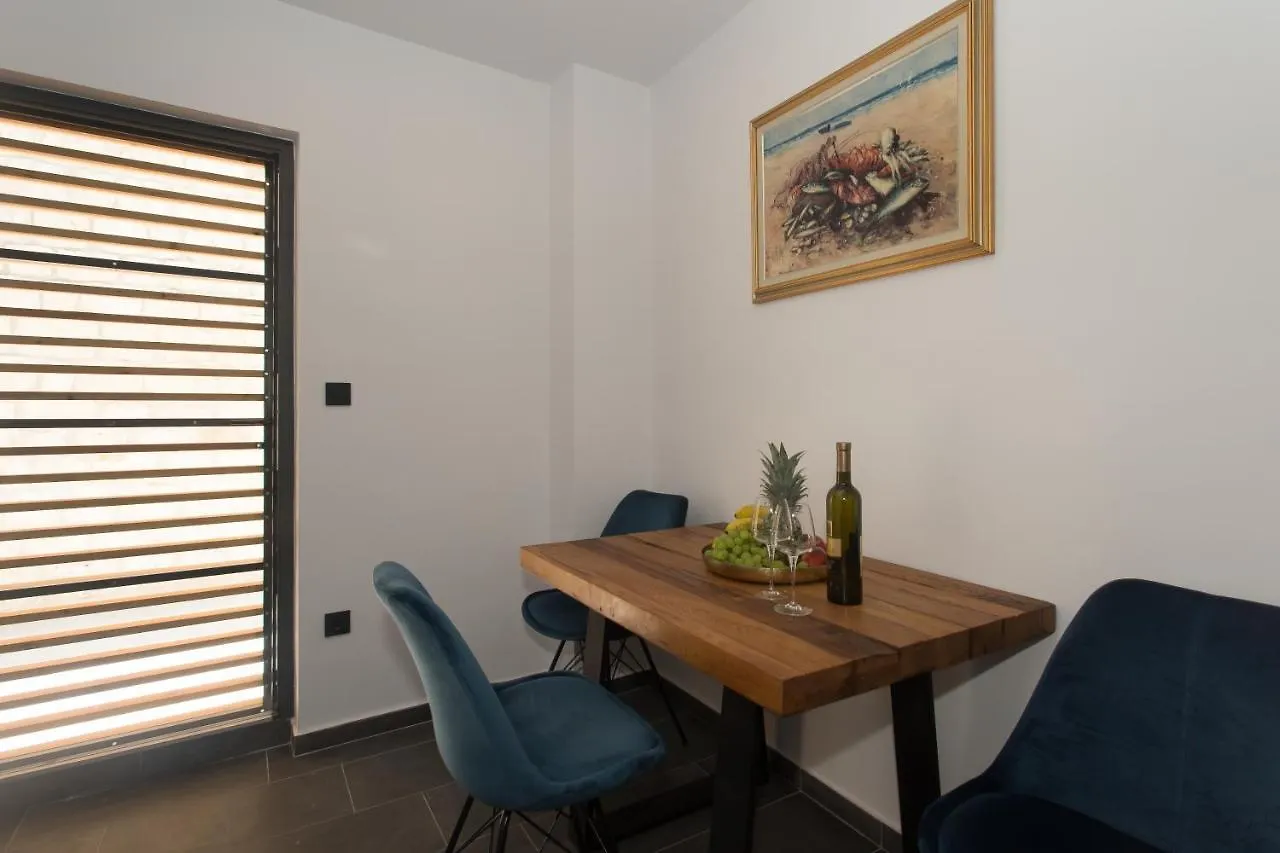 Amaizing Apartment Near Airport Kastel Stafilic