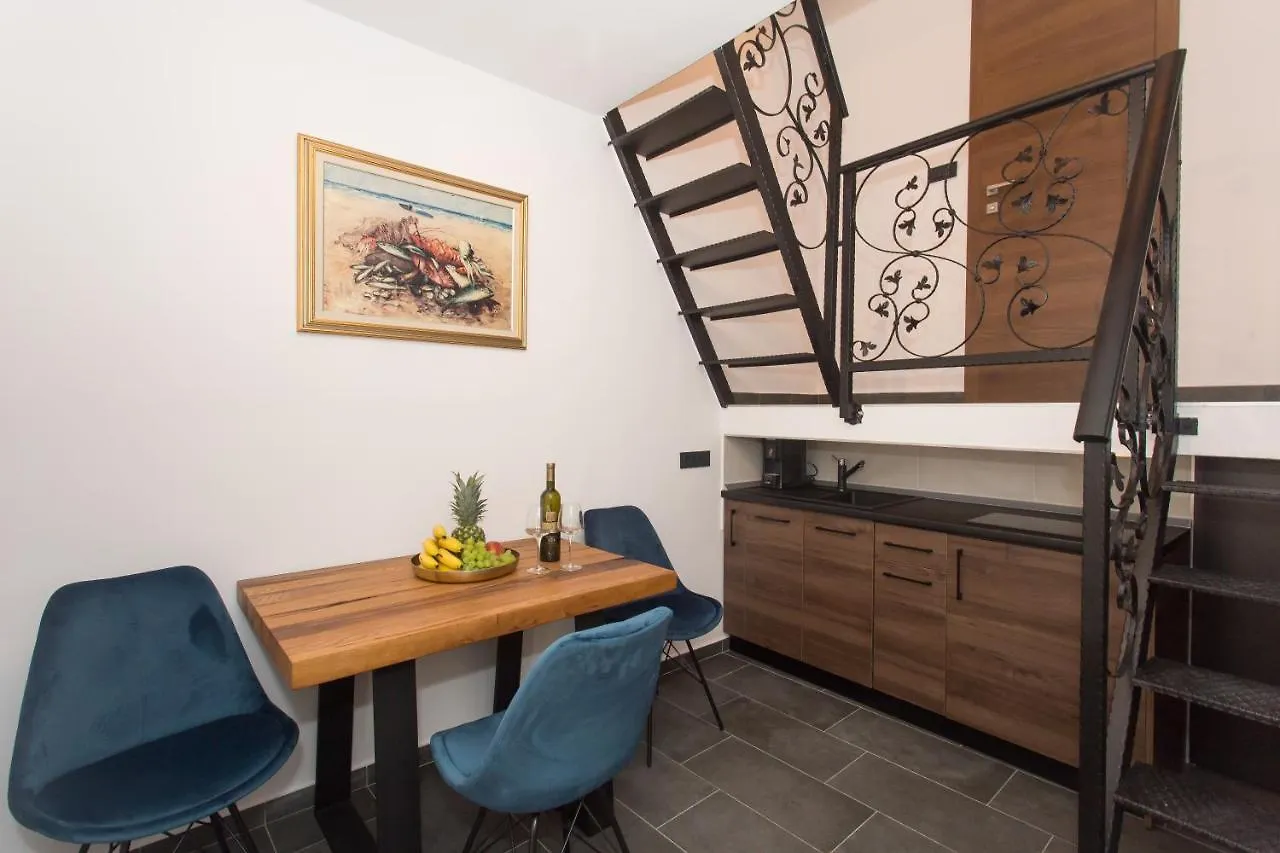 Amaizing Apartment Near Airport Kastel Stafilic