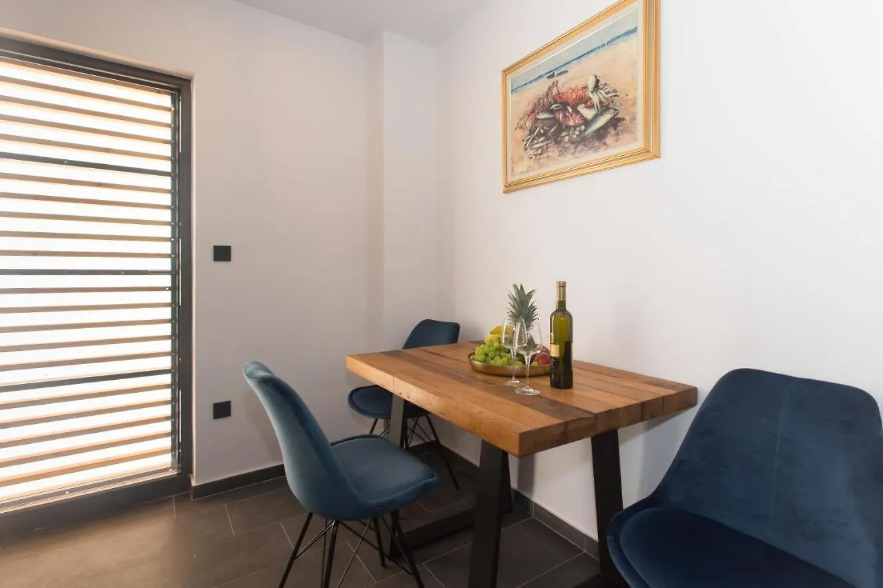 Amaizing Apartment Near Airport Kastel Stafilic