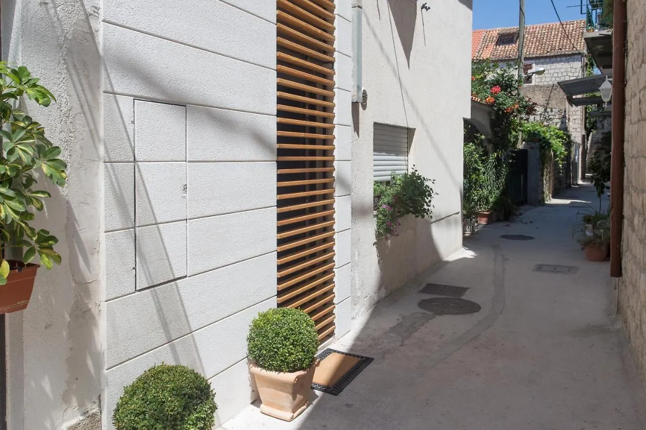 Amaizing Apartment Near Airport Kastel Stafilic