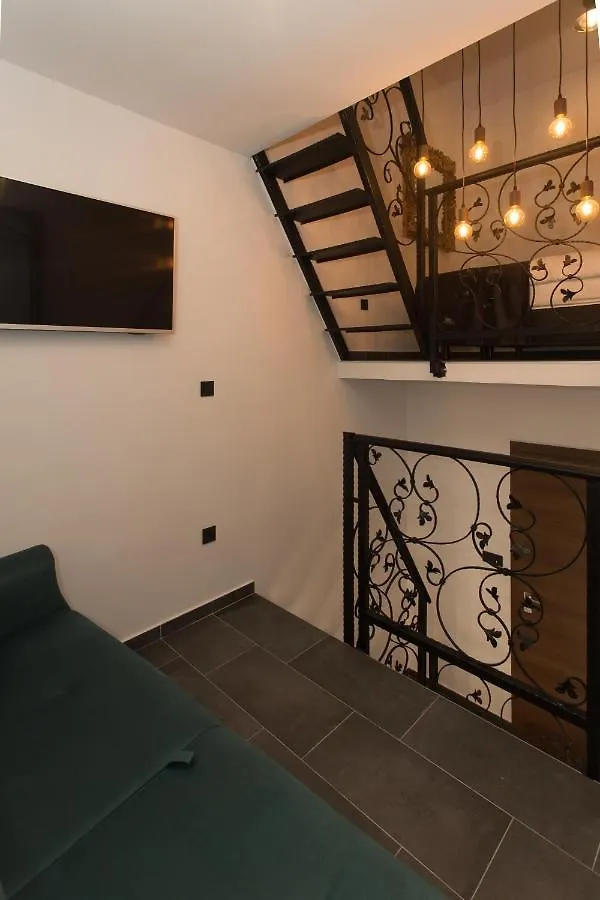 Amaizing Apartment Near Airport Kastel Stafilic