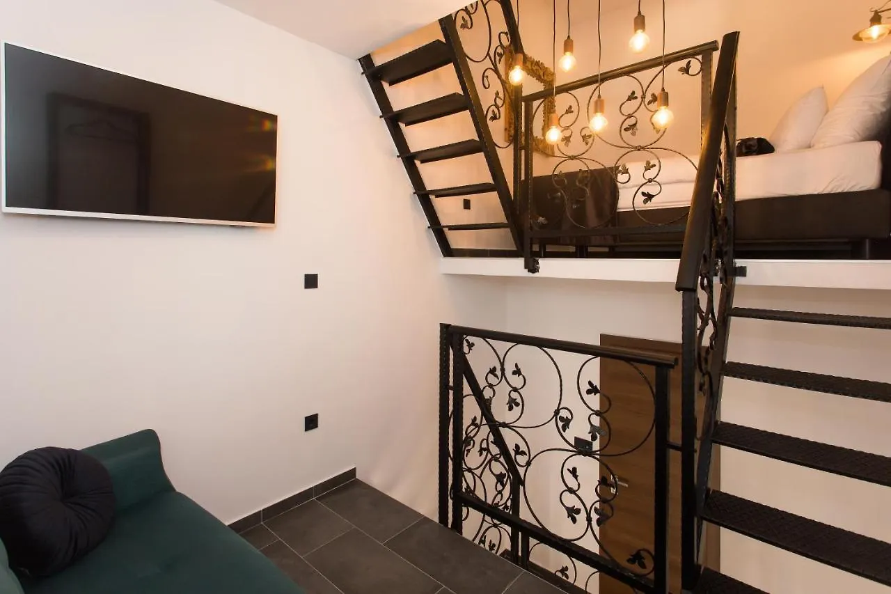 Amaizing Apartment Near Airport Kastel Stafilic