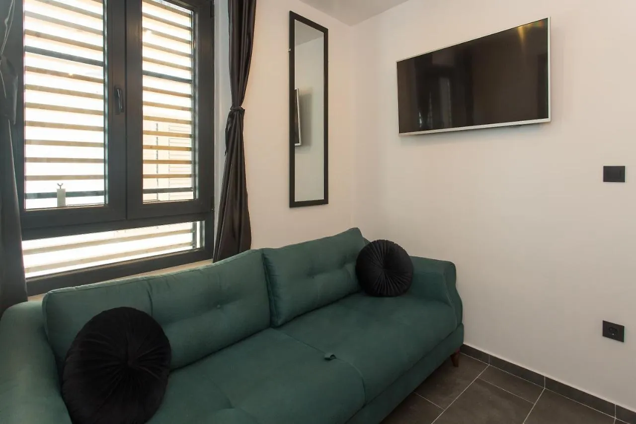 Amaizing Apartment Near Airport Kastel Stafilic